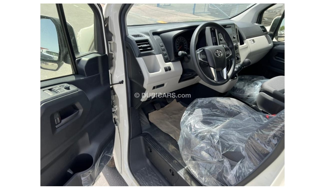 تويوتا هاياس 3.5L PETROL DX 13 SEATER MANUAL TRANSMISSION