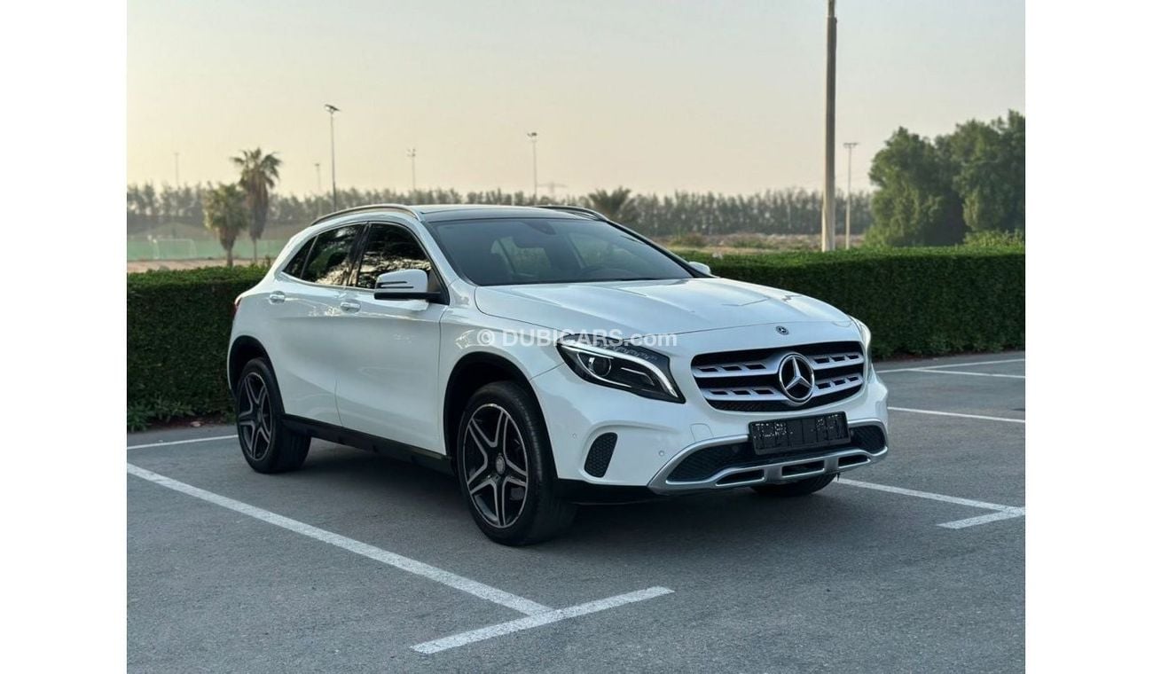 Mercedes-Benz GLA 250 Std mercedes GLA-250 GCC 2017 GOOD CONDITION // FULL OPTION