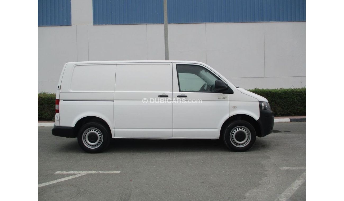 فولكس واجن T5 ترانسبورتر فولكس واجن ترانسبوتر فان بحاله ممتازه 2015 بدون حوادث