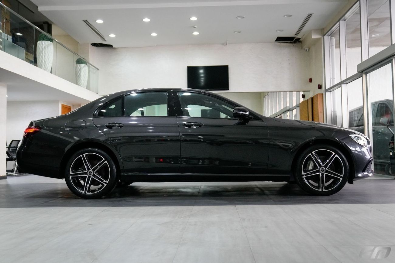 Mercedes-Benz E300 HYBRID - IN ITS EXCELLENT CONDITION!!!