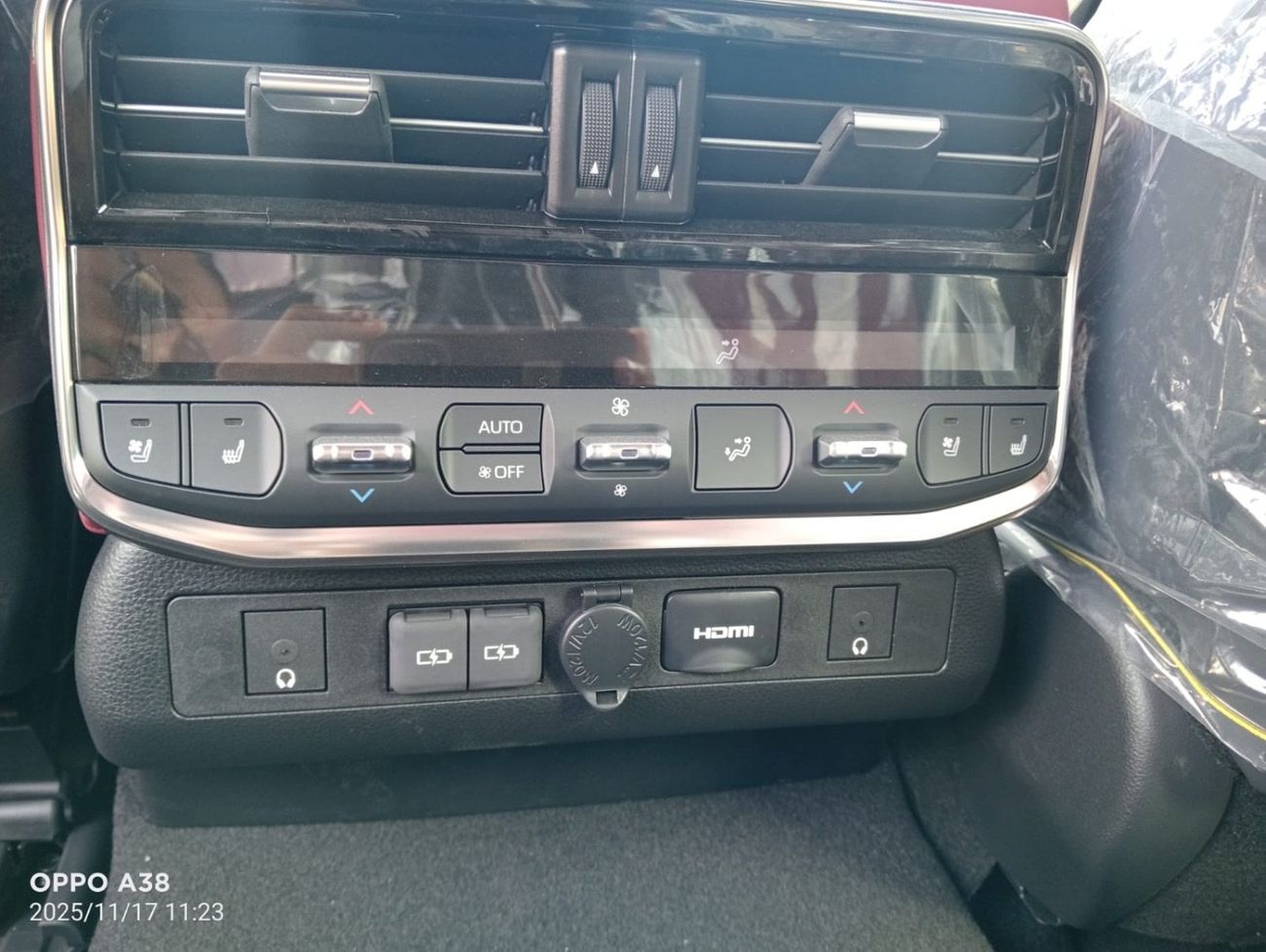 تويوتا لاند كروزر Toyota Land Cruiser LC300 GR Sport 3.5L 2025 Full With soft doors