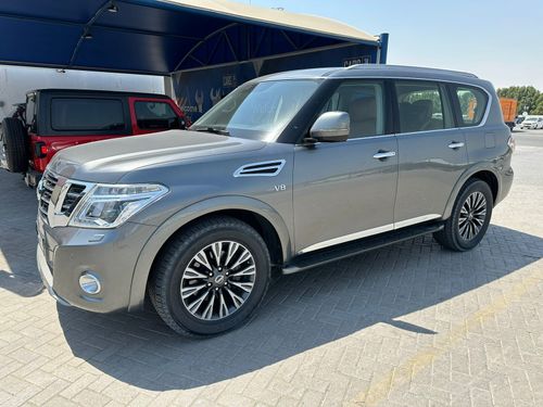 Nissan Patrol 5.6L LE Titanium - Agency maintained.