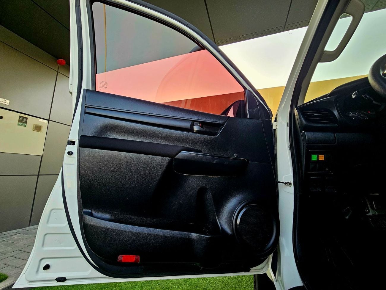 تويوتا هيلوكس ADVENTURE DIESEL / AUTO GEAR/ AUTO WINDOWS / FULL OPTION/ WIDE BODY
