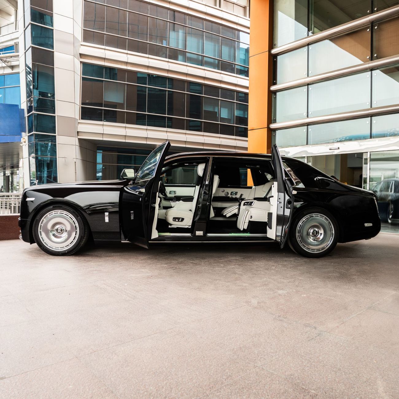 رولز رويس فانتوم 2026 ROLLS ROYCE PHANTOM GCC WITH WARRANTY+ SERVICE( BRAND NEW )