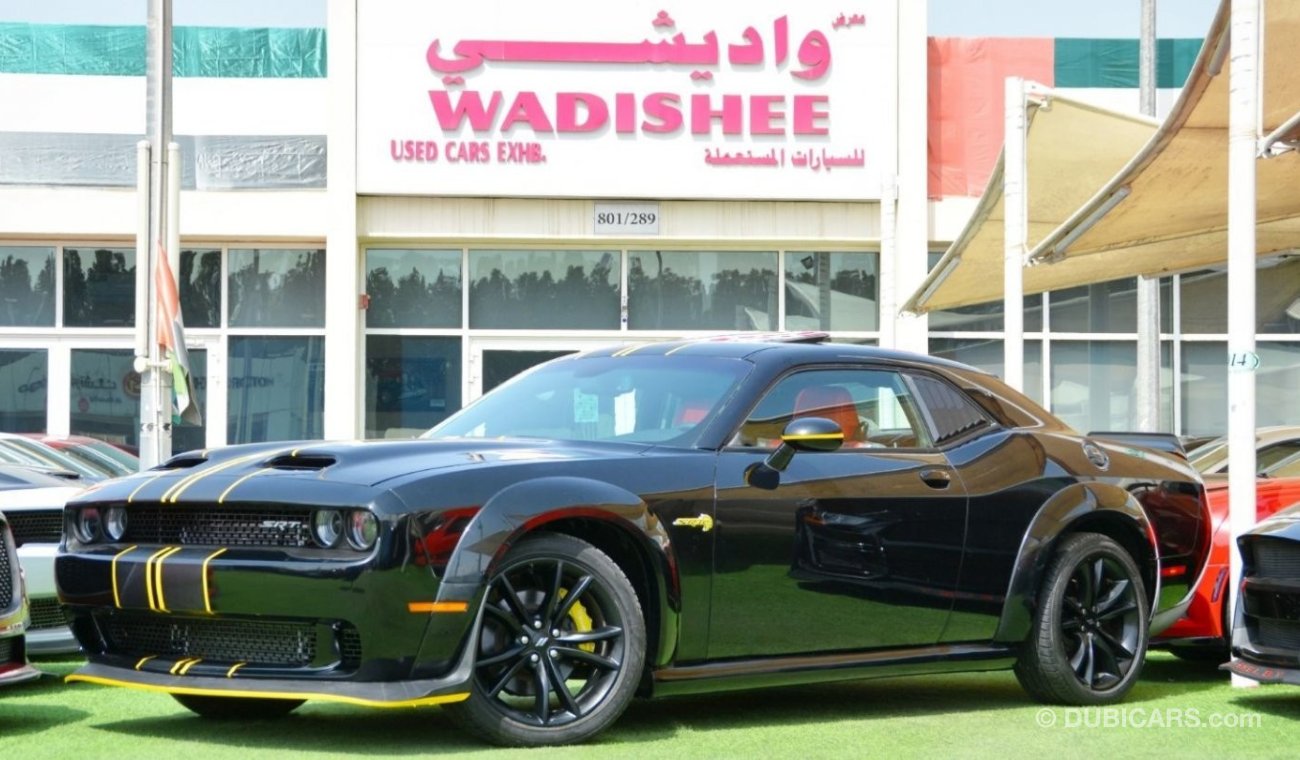 دودج تشالينجر SOLD!!!!Dodge Challenger R/T V8 Hemi 2017/Original Airbags/SunRoof/Leather Seats/Low Miles/Very Good