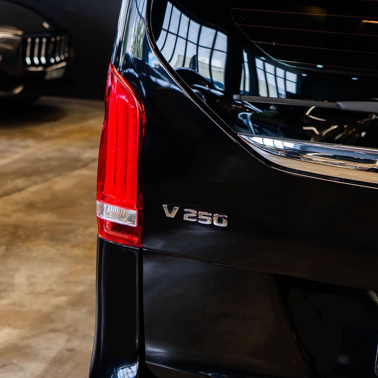 مرسيدس بنز V 250 AED 2,682 P.M • 0% Downpayment • Mercedes-Benz V 250 VIP Design • 1 Year Warranty