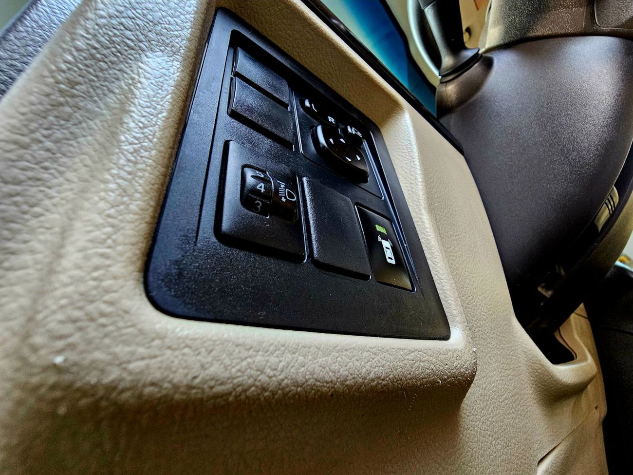 Toyota Prado GXR/ SUNROOF LEATHER/ V6 4.0L 4WD/ LOW MILEAGE/ SINGLE OWNER