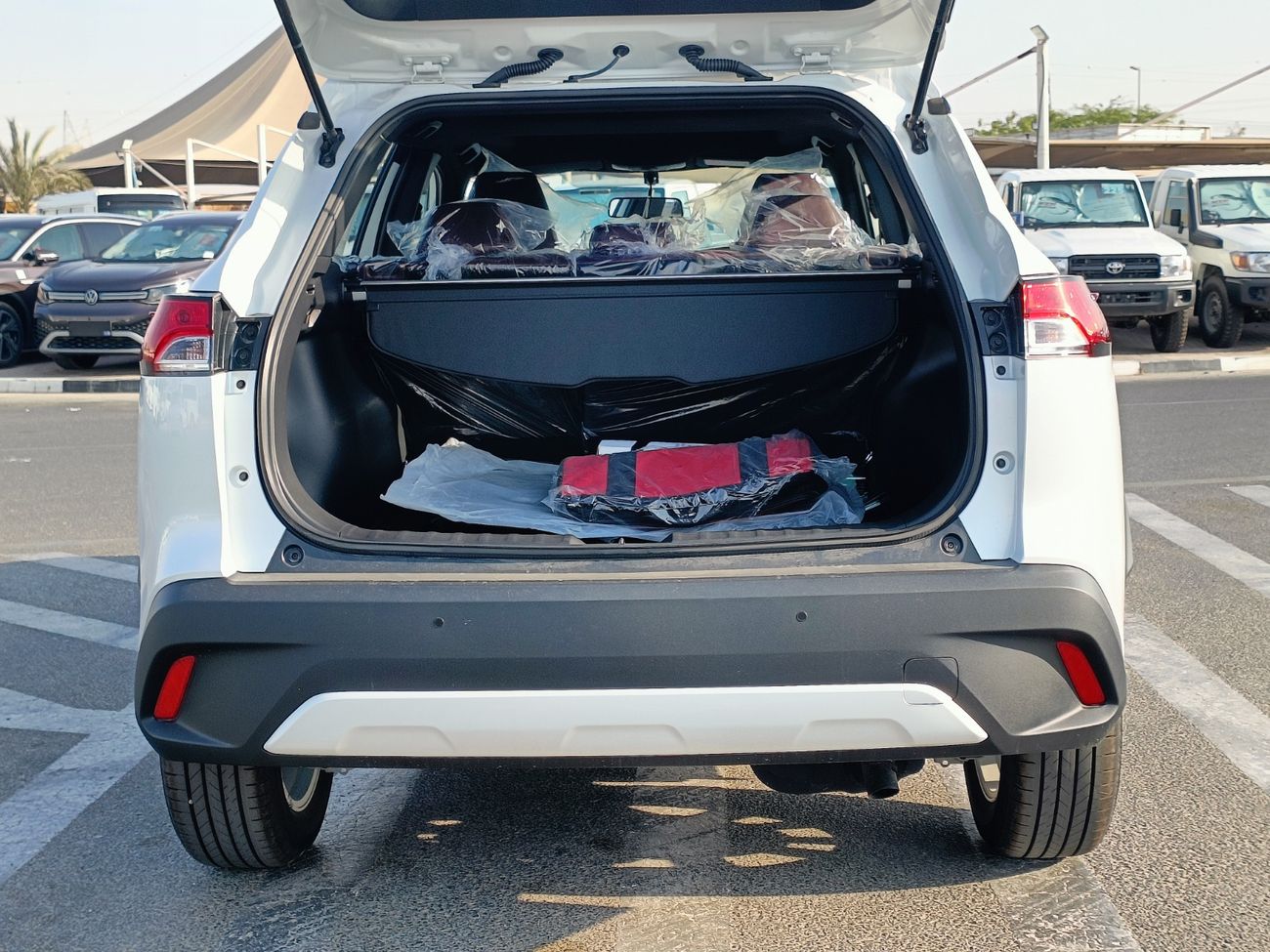 تويوتا كورولا كروس 1.8L HYBRID / LEATHER SEATS / DVD+CAMERA / SUNROOF (CODE # TCCH-01)