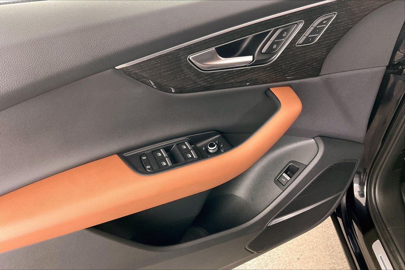 Audi Q7 55 TFSI quattro S-Line Luxury/High Option | National Day Celebration | Guaranteed Warranty | 0 Down 