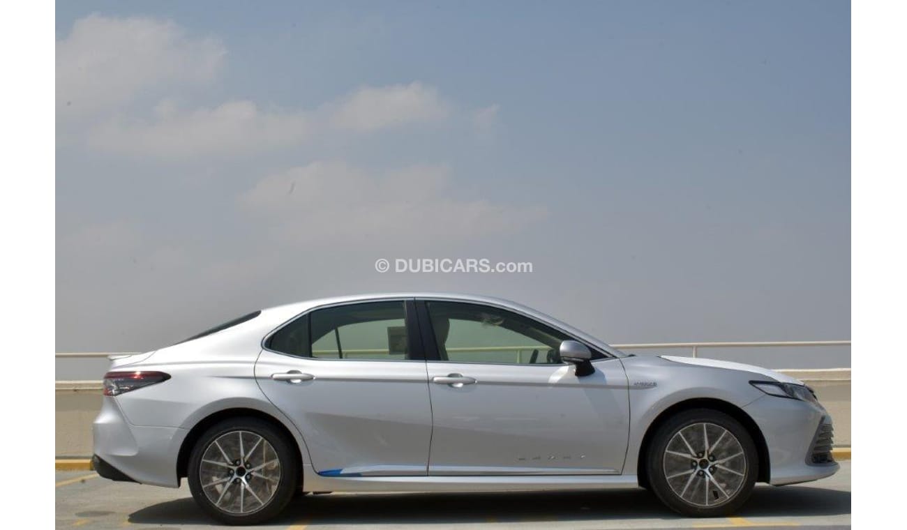 تويوتا كامري Gle Hybrid 2.5L Automatic.