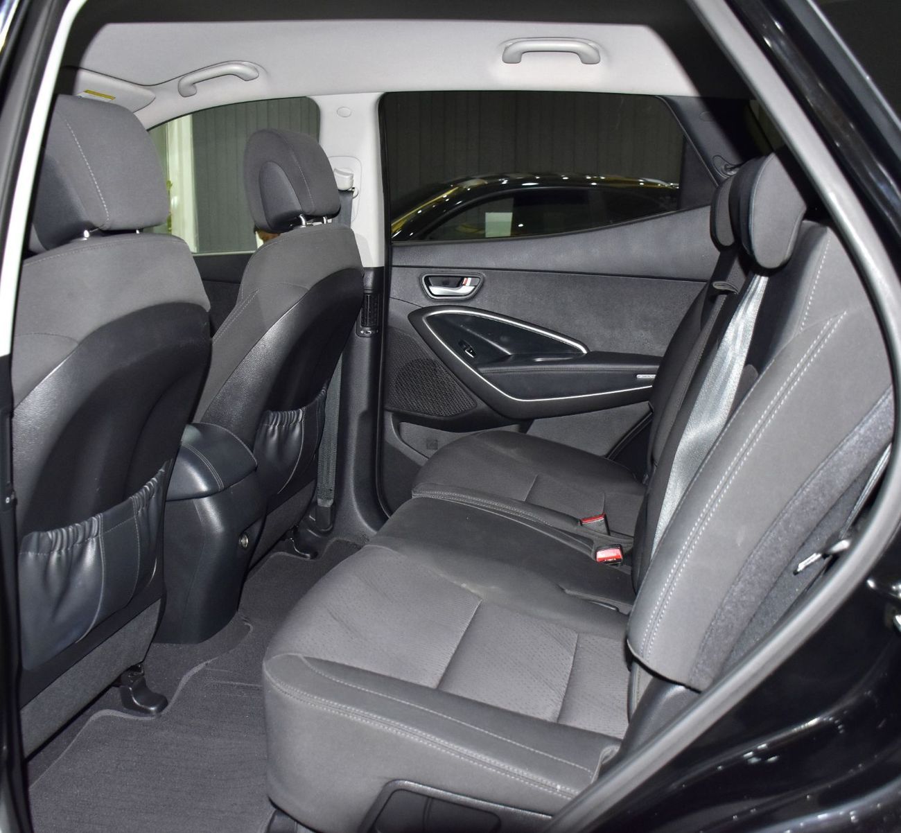 Hyundai Santa Fe EXCELLENT DEAL for our Hyundai SantaFe 4WD 3.3L ( 2014 Model ) in Black Color GCC Specs