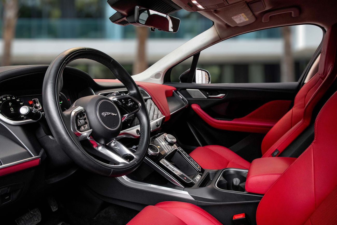 جاكوار ای بيس 2,546 P.M | 0% Downpayment | JAGUAR I-PACE SE | IMMACULATE!