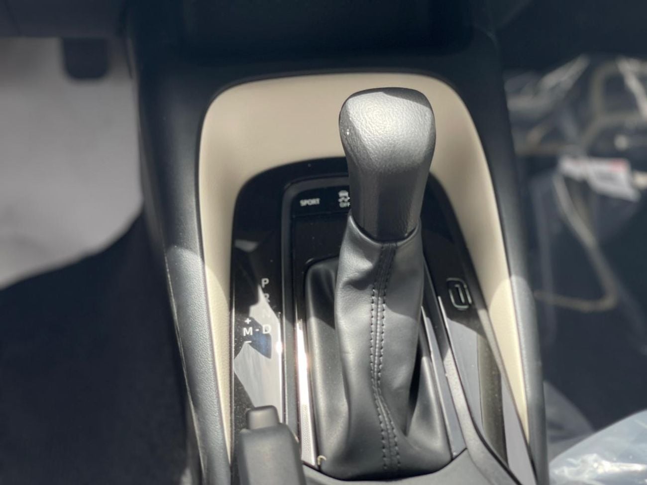 تويوتا كورولا XLI 2.0L STD FWD