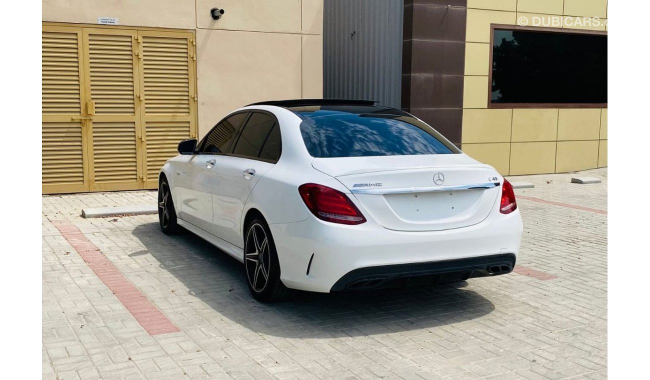 مرسيدس بنز C 43 AMG السياره بحاله ممتازه جدا لا تحتاج إلى أي مصاريف