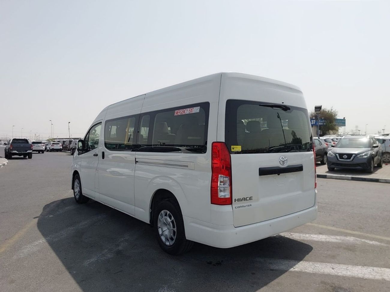 تويوتا هاياس (RAMADAN OFFER) TOYOTA HIACE COMMUTER VAN RHD 2019 MODEL 2.8 L DIESEL AUTOMATIC(PM10875)