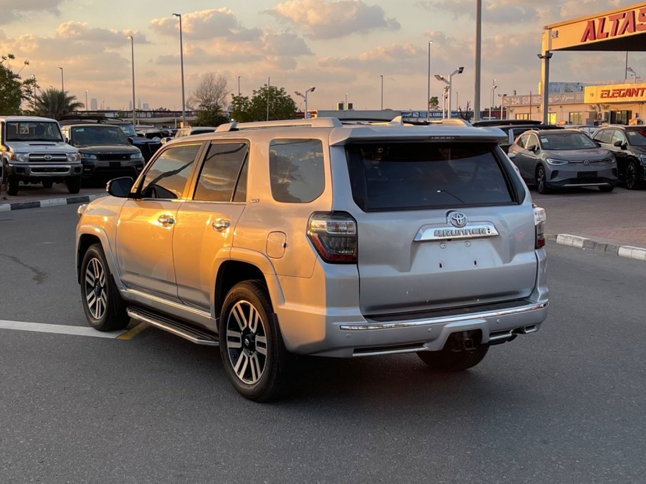 Toyota 4Runner 2020 TOYOTA 4RUNNER LIMITED 4x4 FULL OPTIONS IMPORTED FROM USA