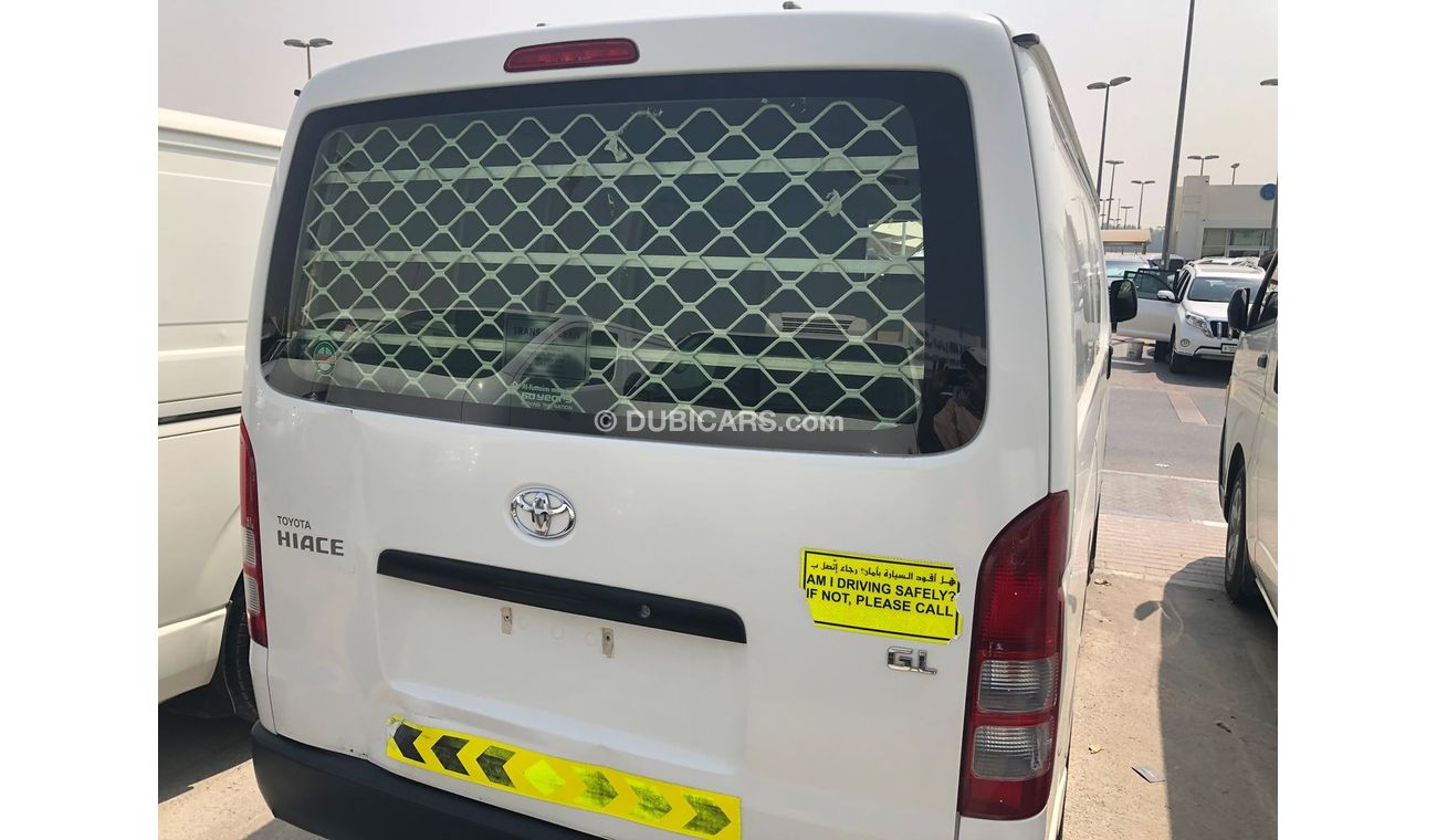 Toyota Hiace 2015. Free of accident