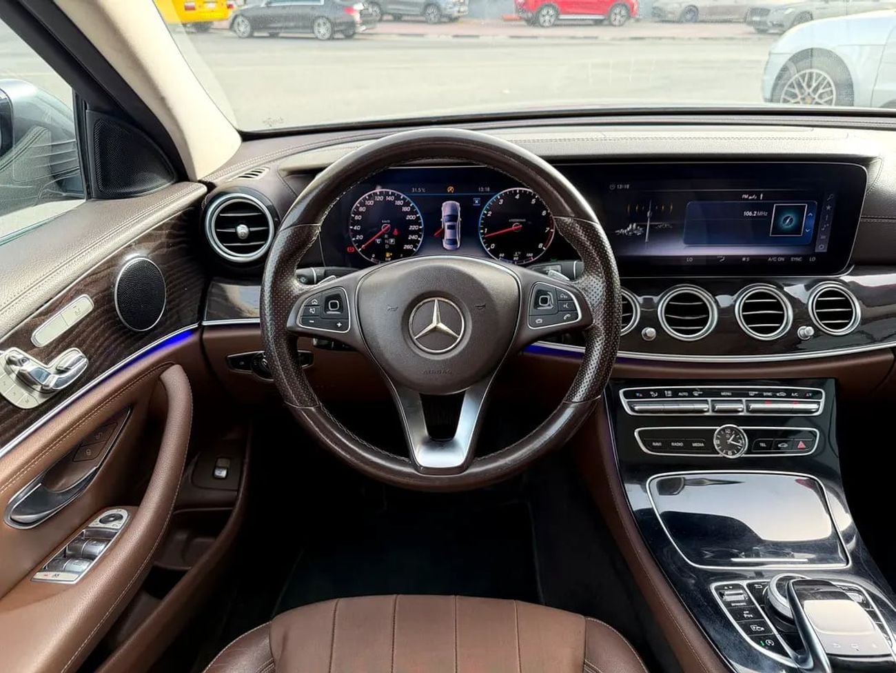 مرسيدس بنز E200 E 200 Exclusive | GCC Specs | Pristine Condition