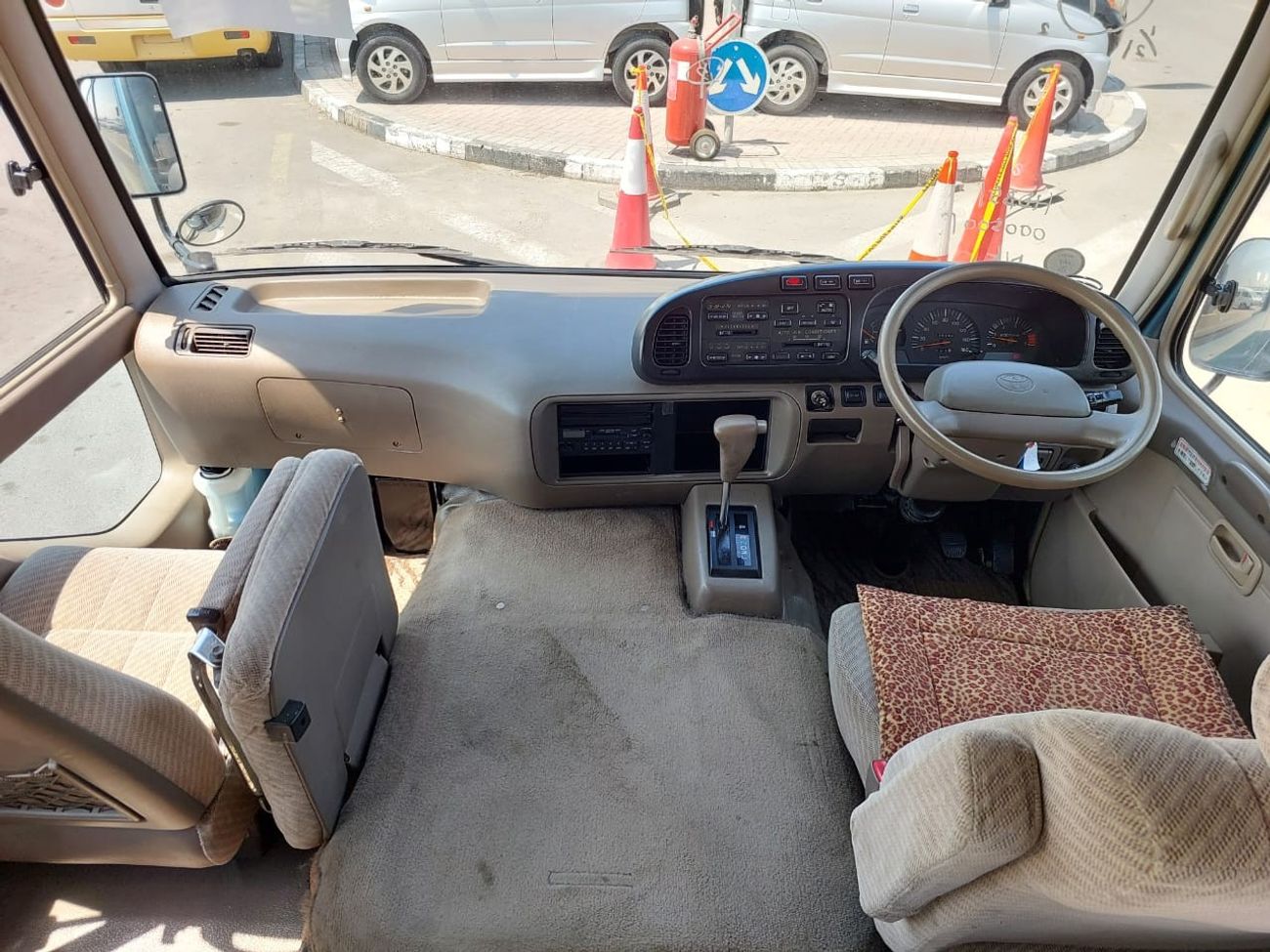 Toyota Coaster TOYOTA COASTER BUS RHD 1998 MODEL 4.2 L DIESEL AUTOMATIC(PM05001)