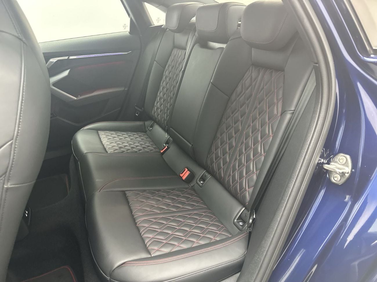 Audi S3 TFSI quattro 2.0L Sedan Sedan TFSI 333hp (Ref# 79092)