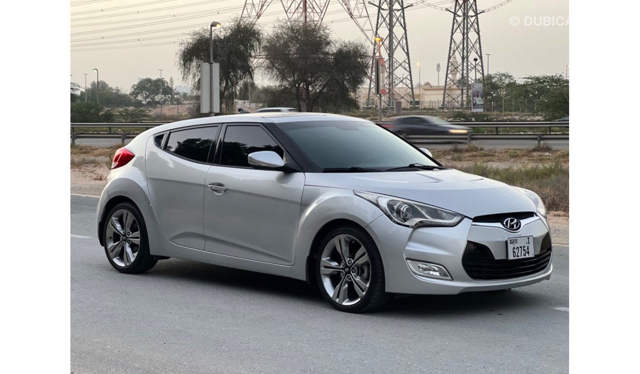 Used Hyundai Veloster 2015 for sale in Dubai - 513487