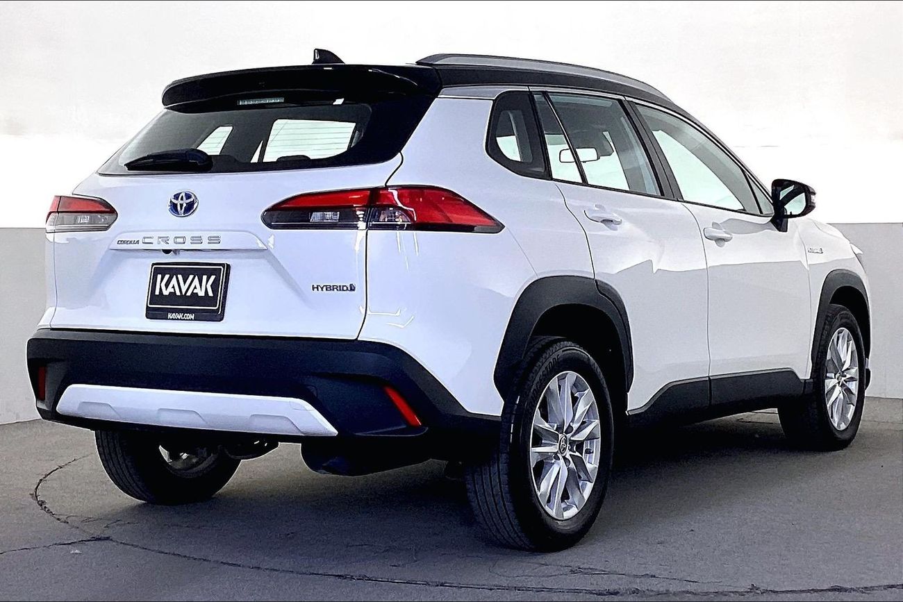 تويوتا كورولا كروس GLI | National Day Celebration | شامل الضمان | 0 ﺪﻔﻋﺓ ﺃﻮﻟﻯ