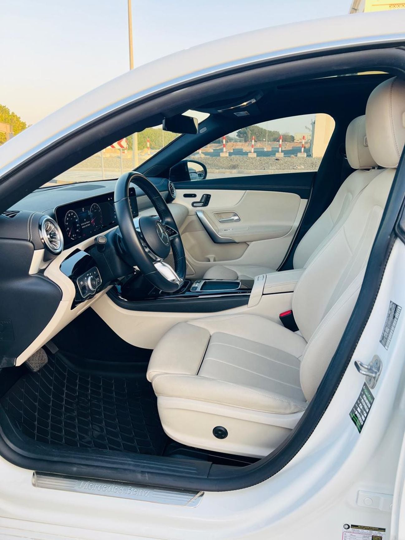 مرسيدس بنز CLA 250 PREMIUM PLUS Premium + 2.0L