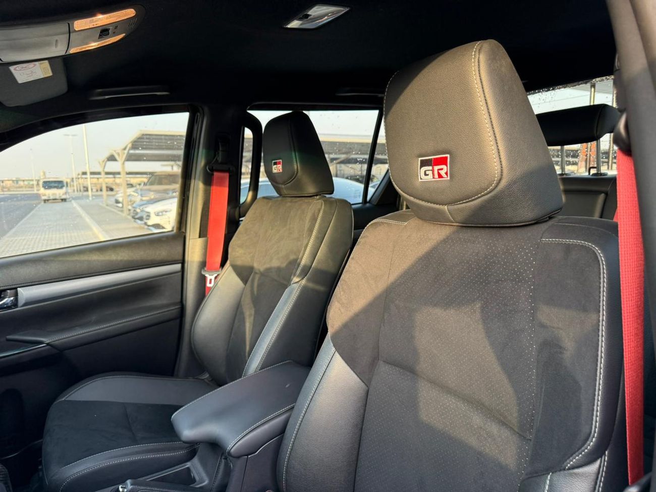 تويوتا هيلوكس 2.8L A/T (Rally Edition)