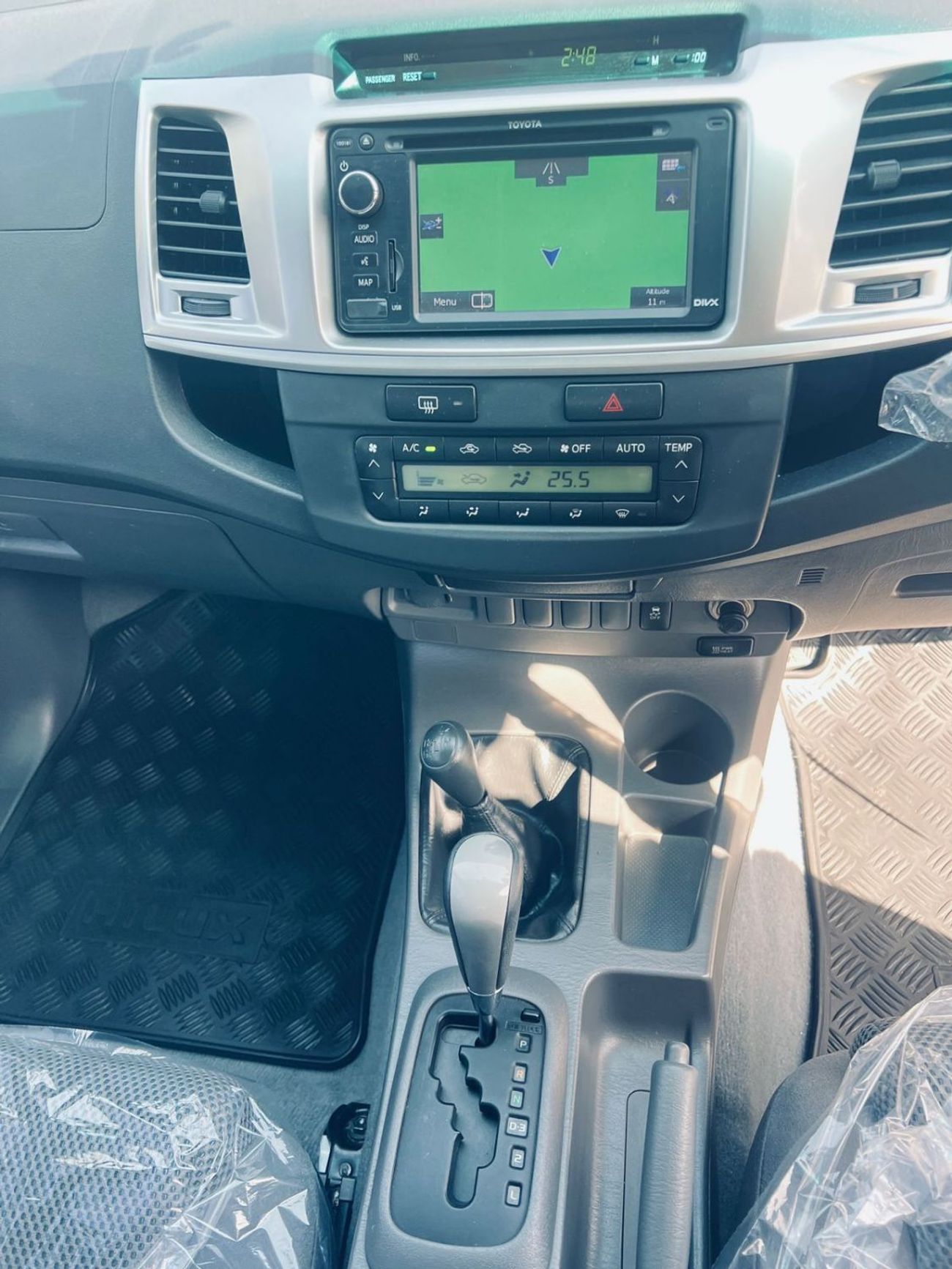 Toyota Hilux DIESEL 3.0 LITER ,AUTOMATIC RIGHT HAND DRIVE
