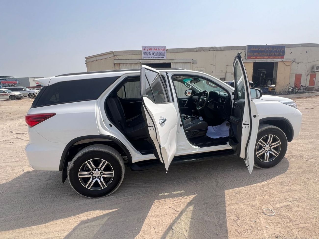 تويوتا فورتونر 2,8 LITER ,DIESEL RIGHT HAND DRIVE PUSH START