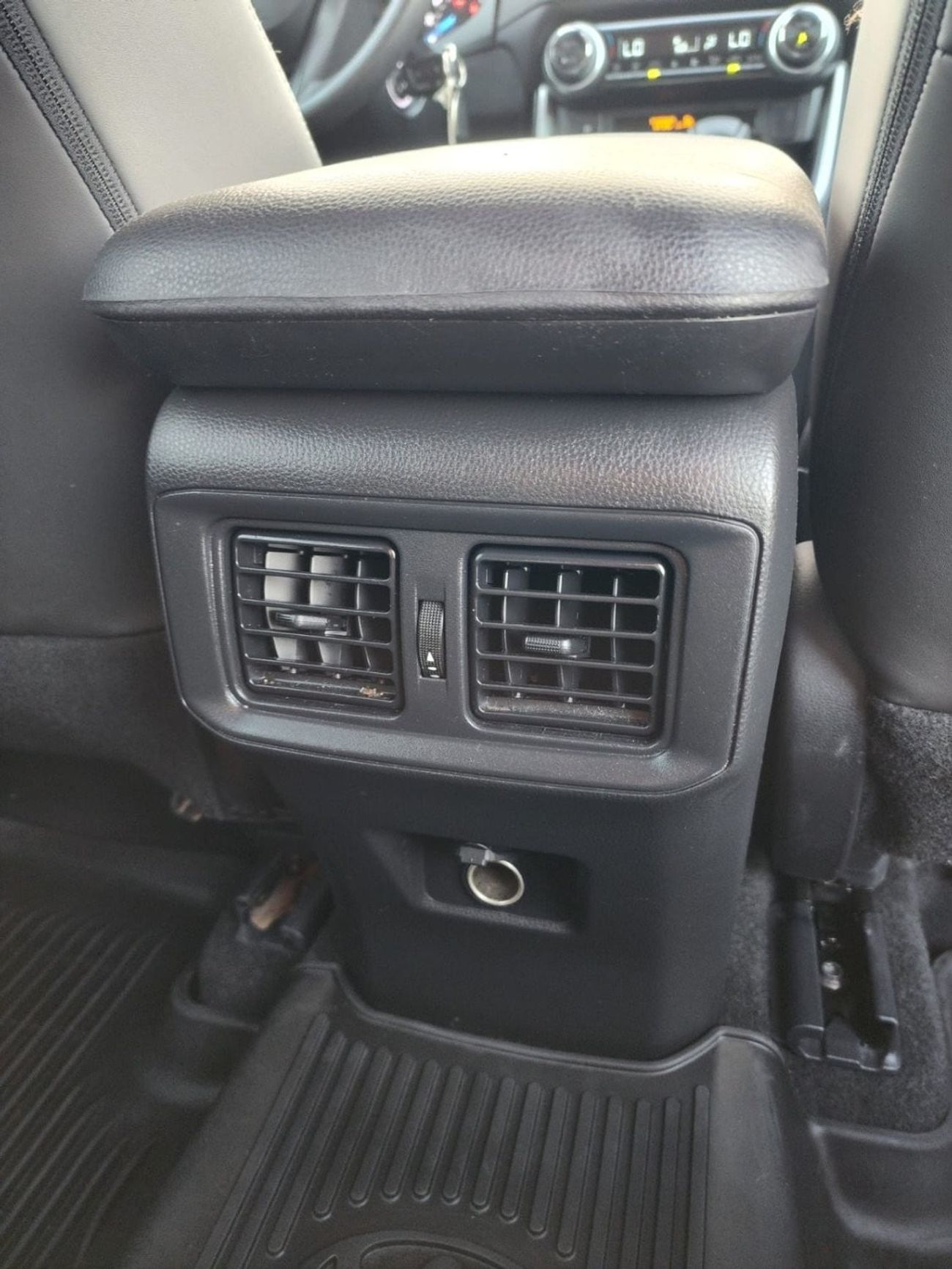 تويوتا راف ٤ LE 2.5L (219 HP) TOYOTA RAV4 Hybrid 2.5L (219 HP)