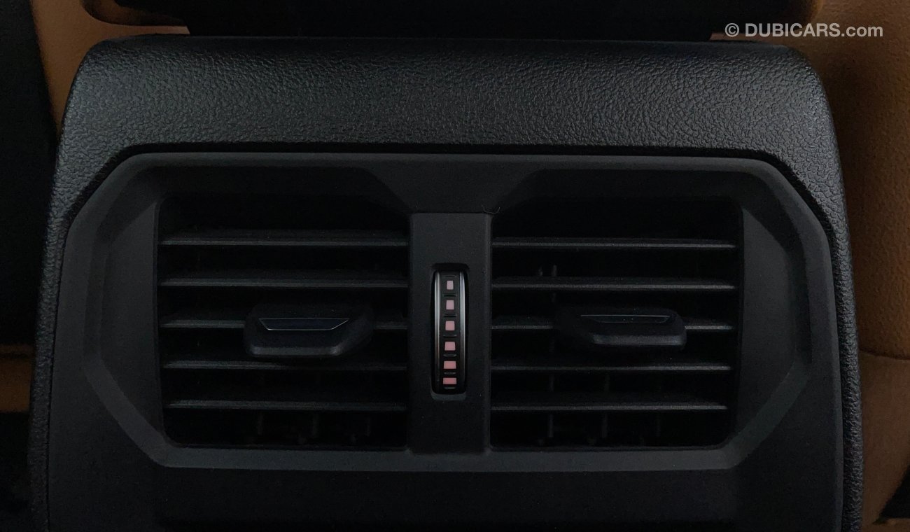 بي أم دبليو 330i 330i 5700