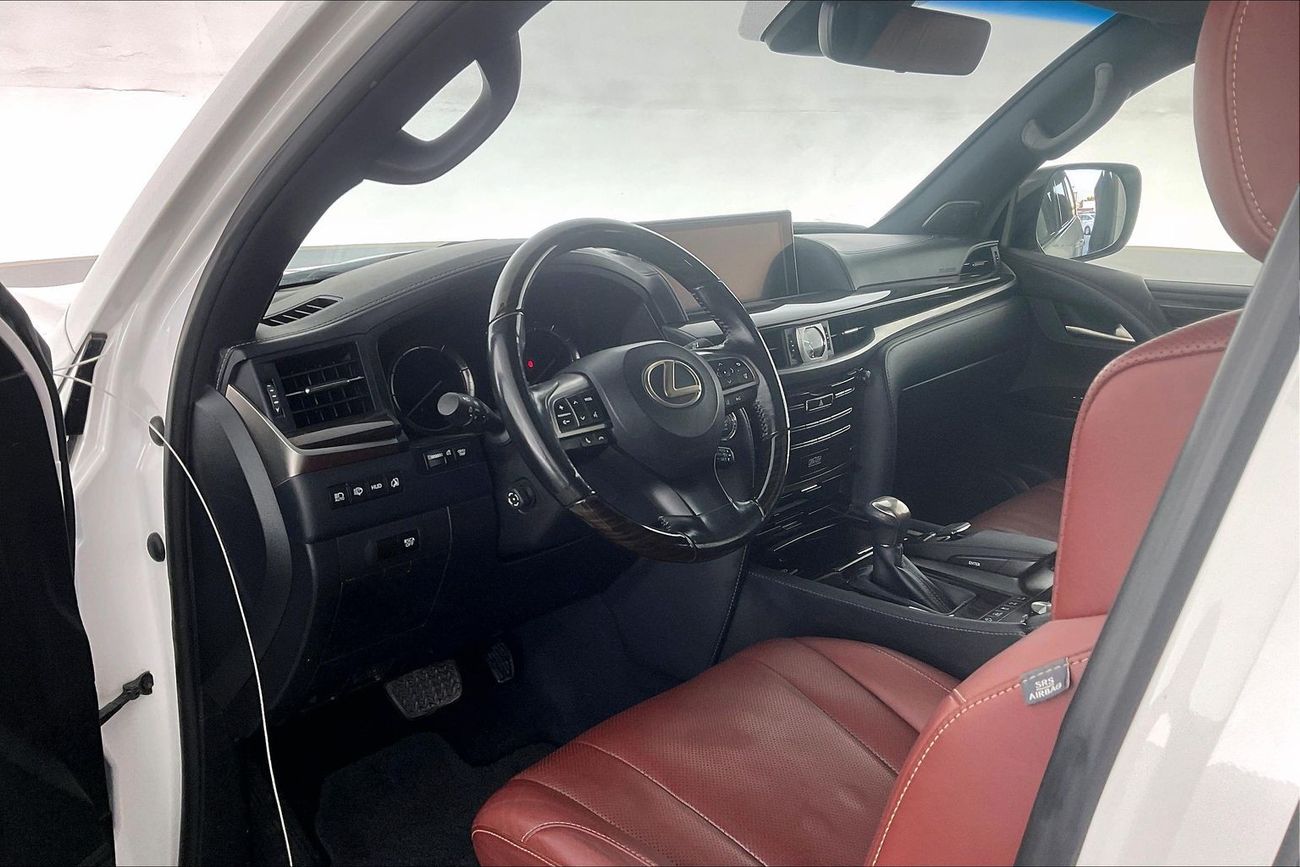 Lexus LX 570 Platinum | National Day Celebration | Guaranteed Warranty | 0 Down Payment