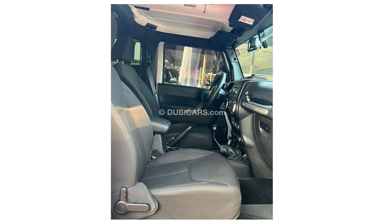 جيب رانجلر جيب رانجلر سبورت موديل : 2013 الممشي : 135,000 كم السعر : 49.000 درهم  قير عادي V6/3.6L  مواصفات خلي