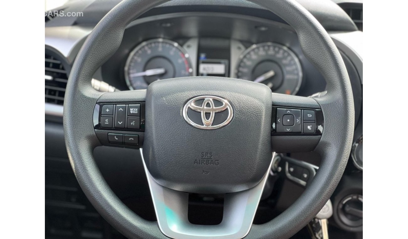 تويوتا هيلوكس Toyota Hilux 2.7 Litter 2022 model Automatic Transmission petrol engine full option