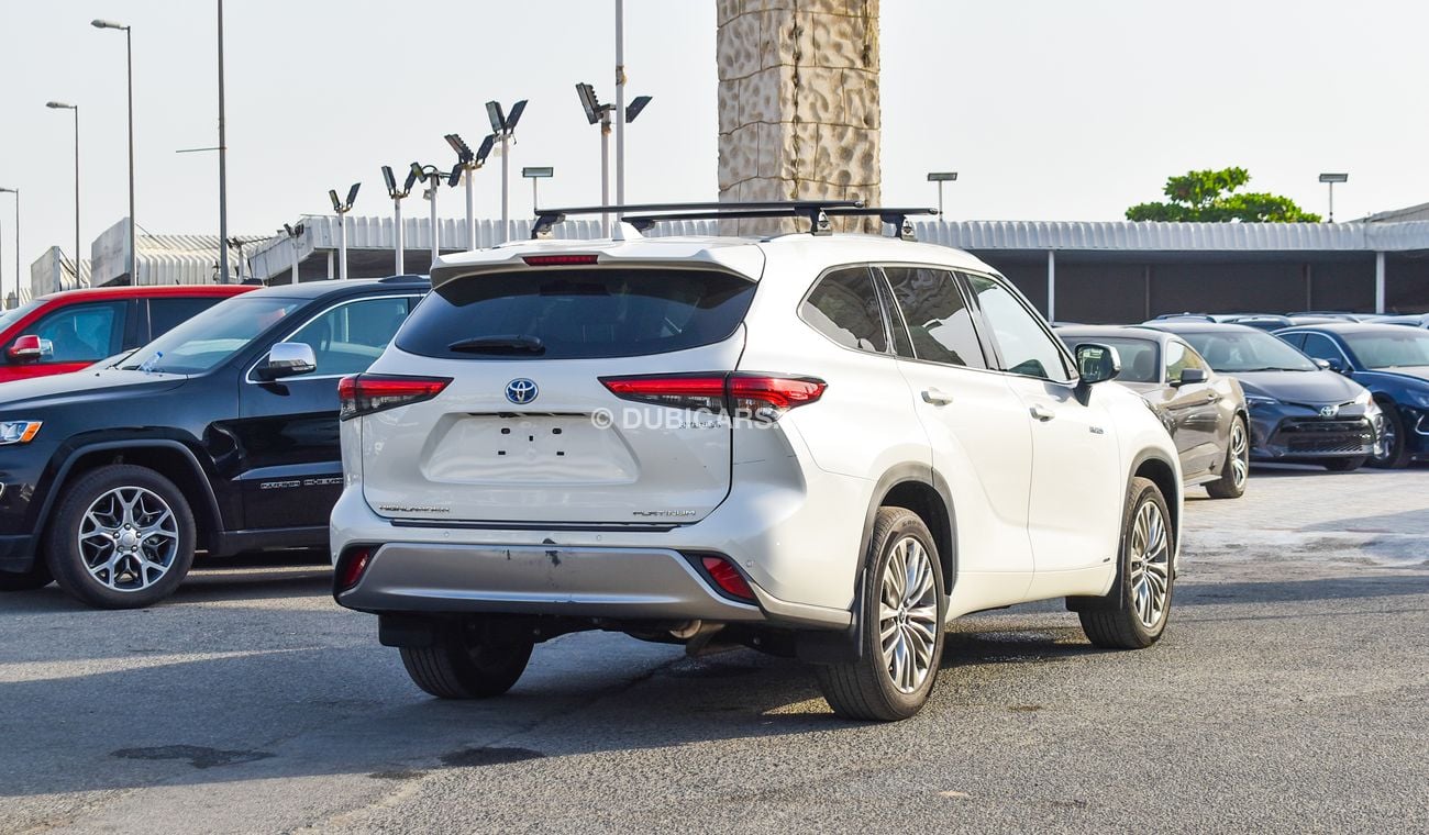 Used Toyota Highlander 2021 for sale in Dubai - 630182