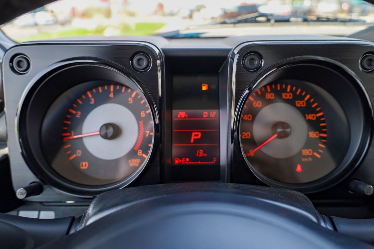 Suzuki Jimny GLX 1.5L (3-Doors) GLX 1.5L 3D GCC 1.5L Petrol AT / 3 Doors / Steering Audio Control / For Export On