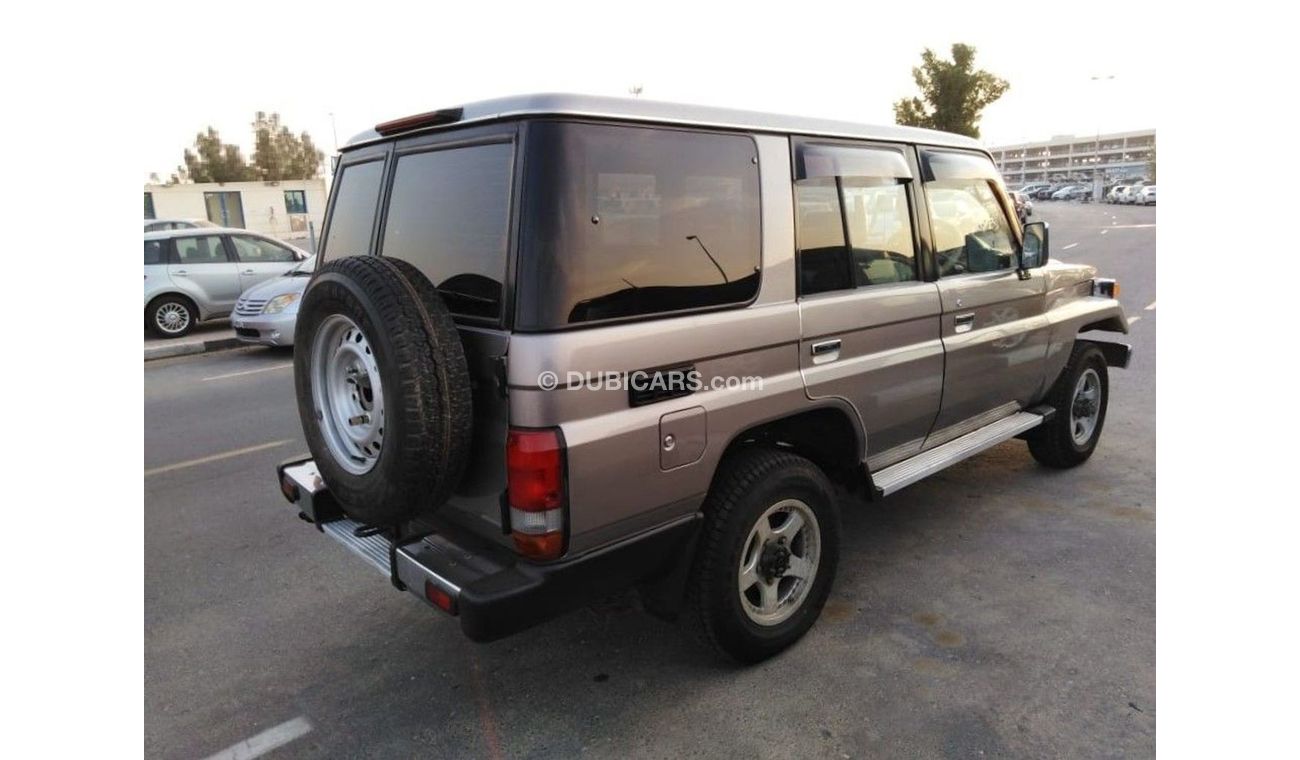 تويوتا لاند كروزر Toyota land cruiser lx 2002 Right hand drive 4wd (Export only)