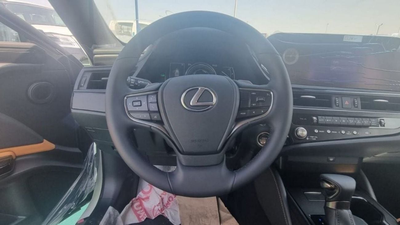 Lexus ES 300 2.5 L  HYBRIED  2024 MODEL GCC