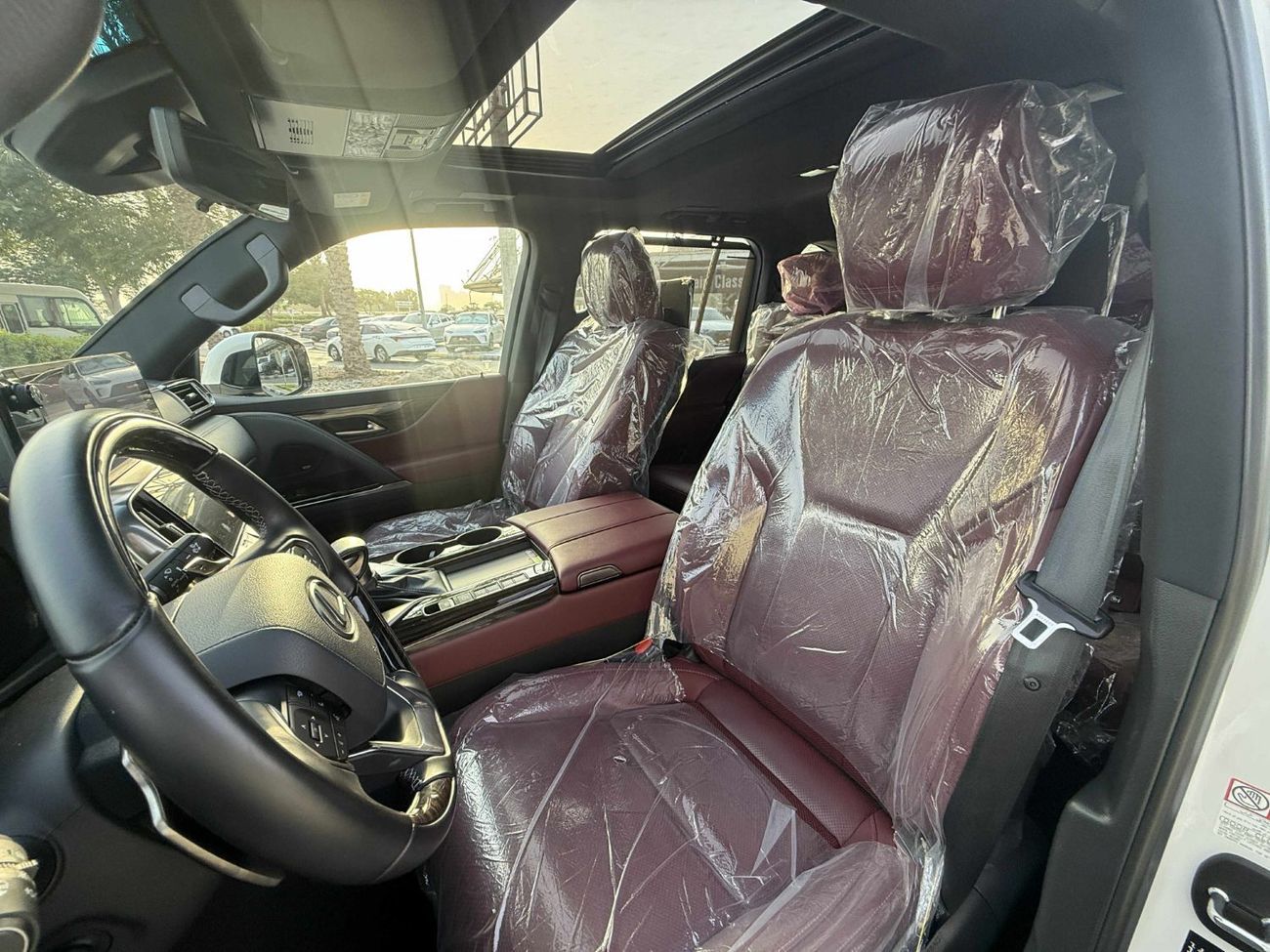 Lexus LX 600 Signature 3.5L ( CYL) GCC SPEC UNDER WARRANTY