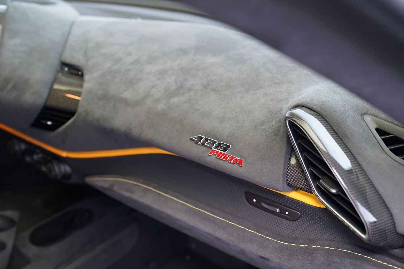 فيراري 488 بيستا