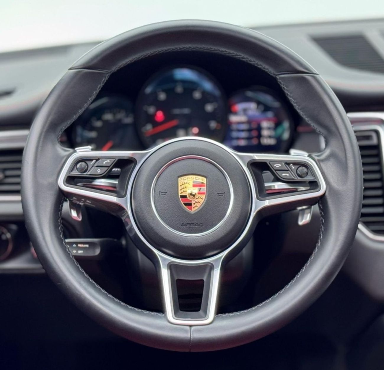 Porsche Macan Std 2.0L (252 HP) 2018 Porsche Macan, 2026 Porsche Warranty, Full Porsche Service History, Full Opti