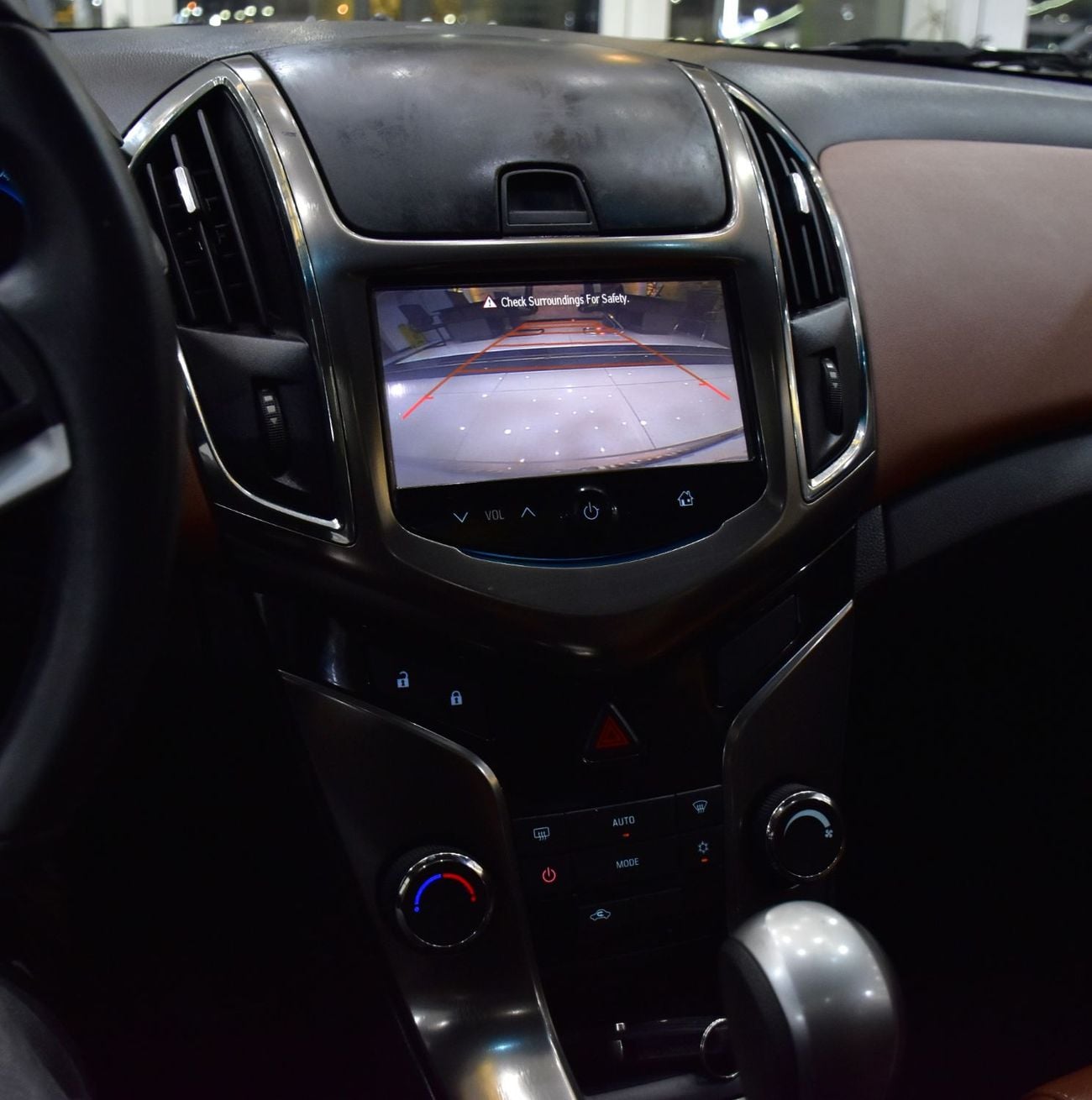 Chevrolet Cruze LT EXCELLENT DEAL for our Chevrolet Cruze LT ( 2017 Model ) Silver Color GCC Specs
