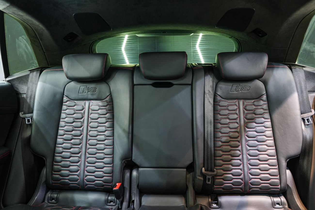 Audi RS Q8 TFSI quattro 4.0L Bang & Olufsen Audio, Carbon Fiber Inetrior, Panoramic Roof, Al Nabooda Service Pa