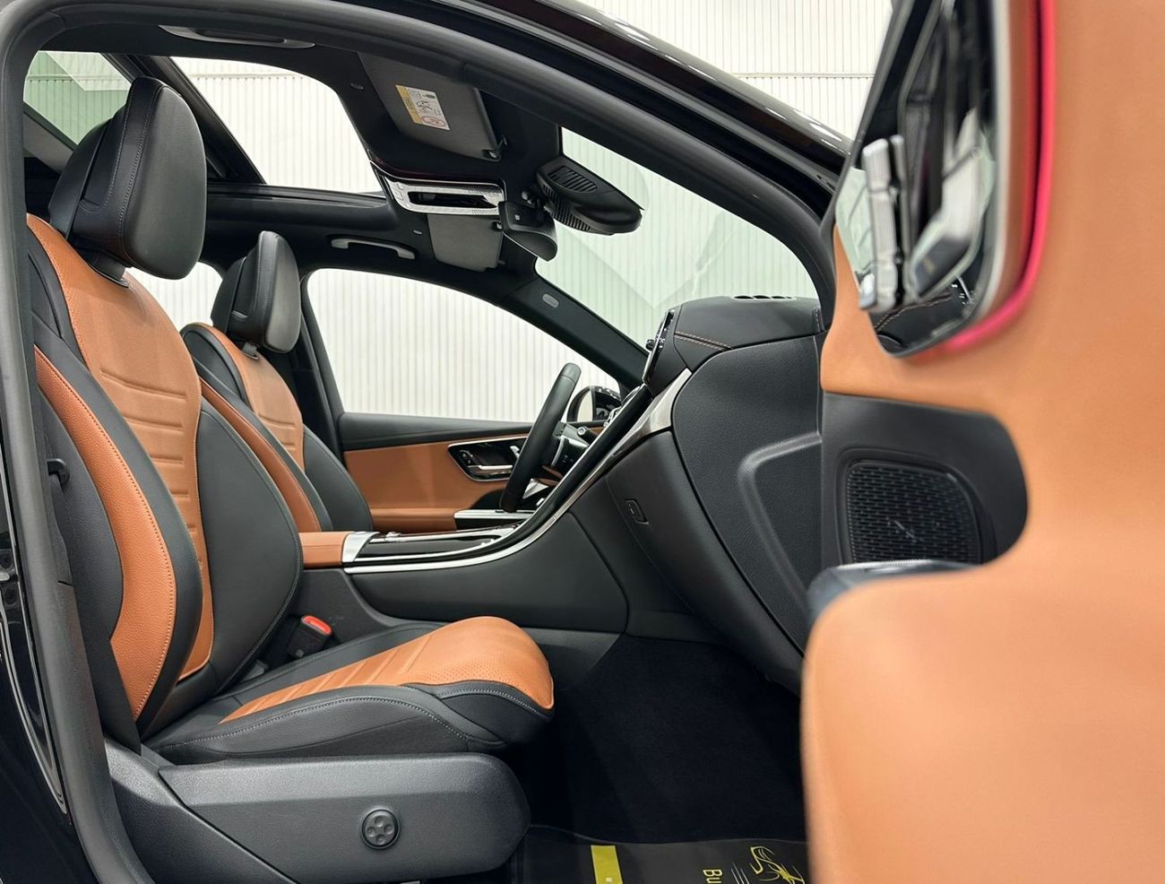 Mercedes-Benz GLC 200 *New Model* 2023 Mercedes Benz GLC200 AMG 4MATIC, 2028 Mercedes Warranty, Fully Loaded, Low Kms, GCC