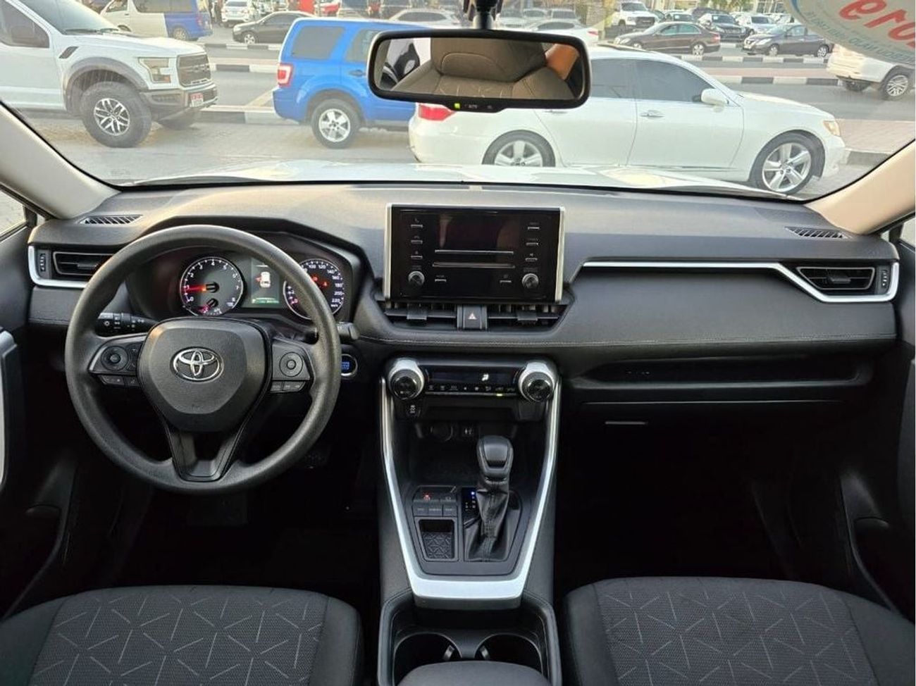 Toyota RAV4 GX 2.5L TOYOTA RAV4 2019 GCC 4 cylinder engine 2.5L clean car without accident without paint just bu