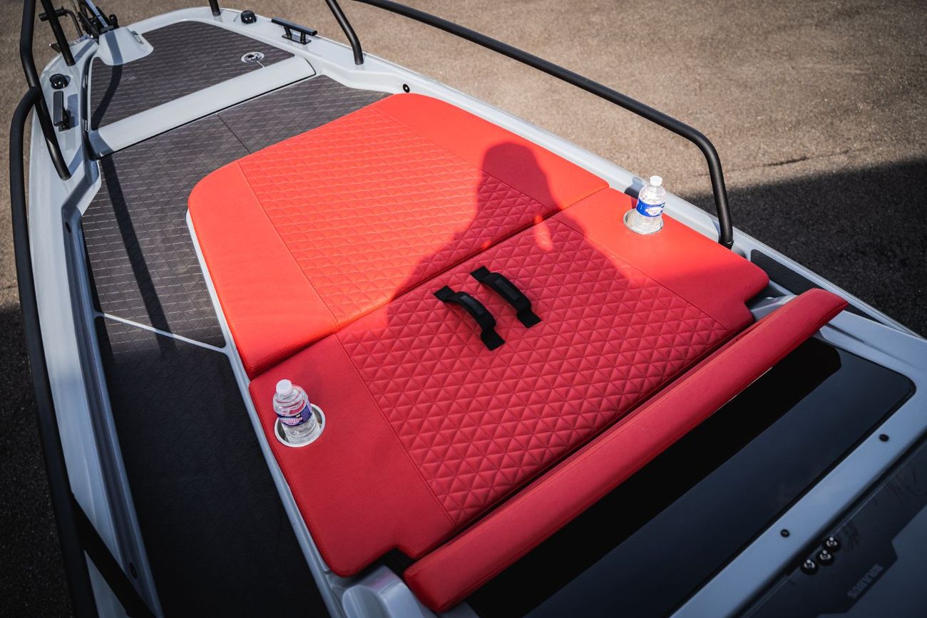 برابوس جي 800 ويدستار - مرسيدس-إيه إم جي جي 63 Boat BRABUS SHADOW 300 CROSS TOP INCL. TRAILER