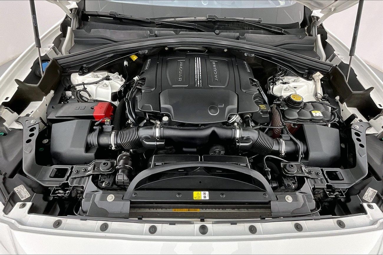 Jaguar F Pace S