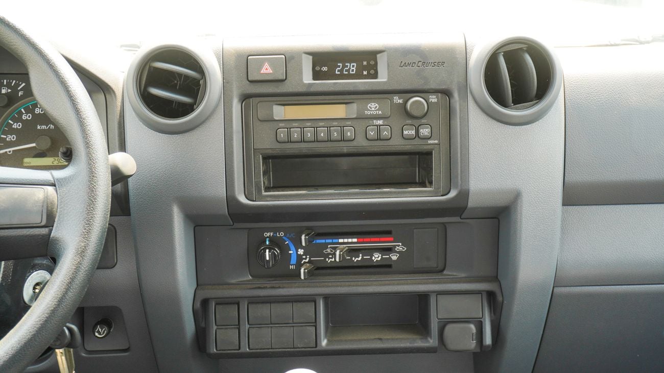 Toyota Land Cruiser Pick Up 4.2L Diesel M/T