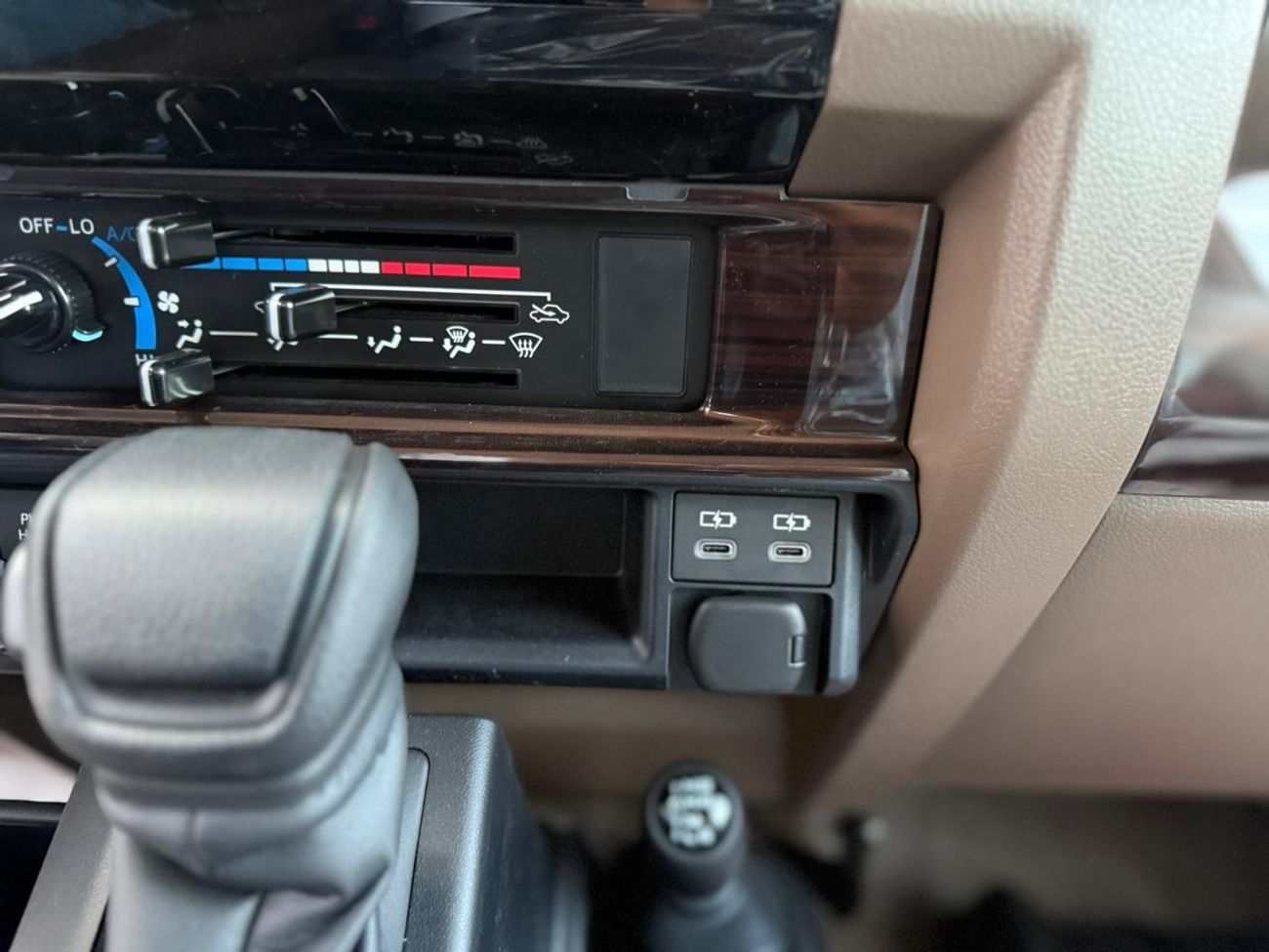 تويوتا لاند كروزر بيك آب 4.0 SINGLE CAB FULL SAUDI SPECS